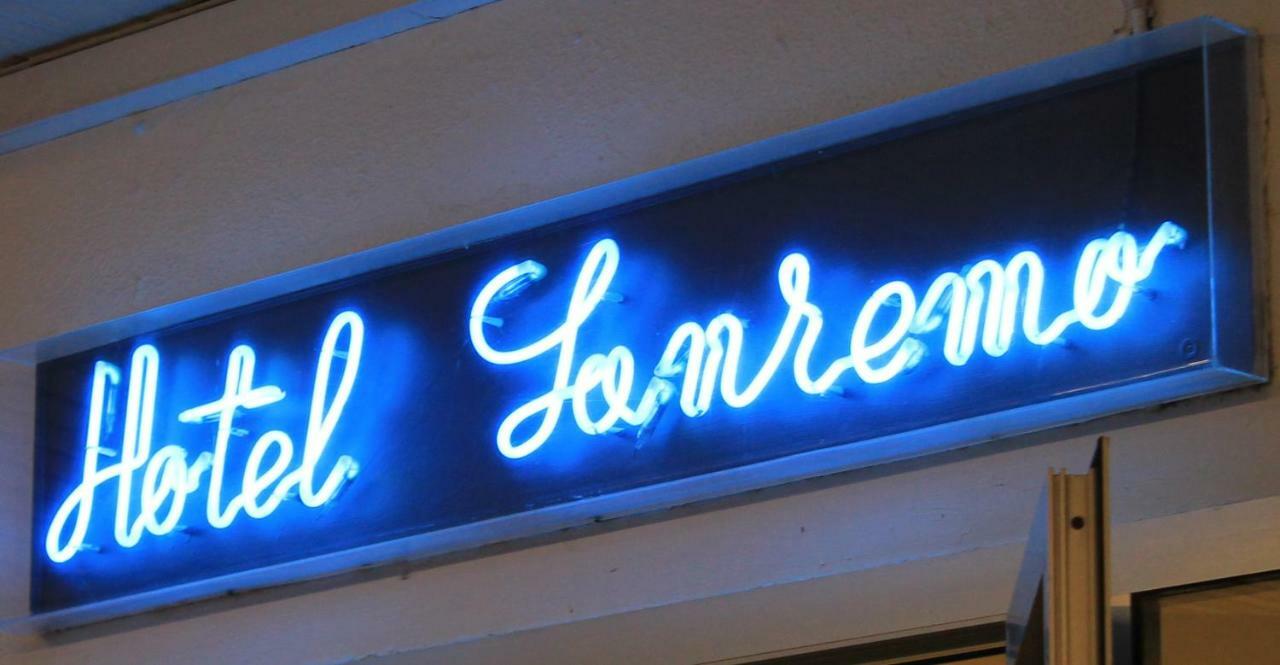 Hotel Sanremo Римини Экстерьер фото